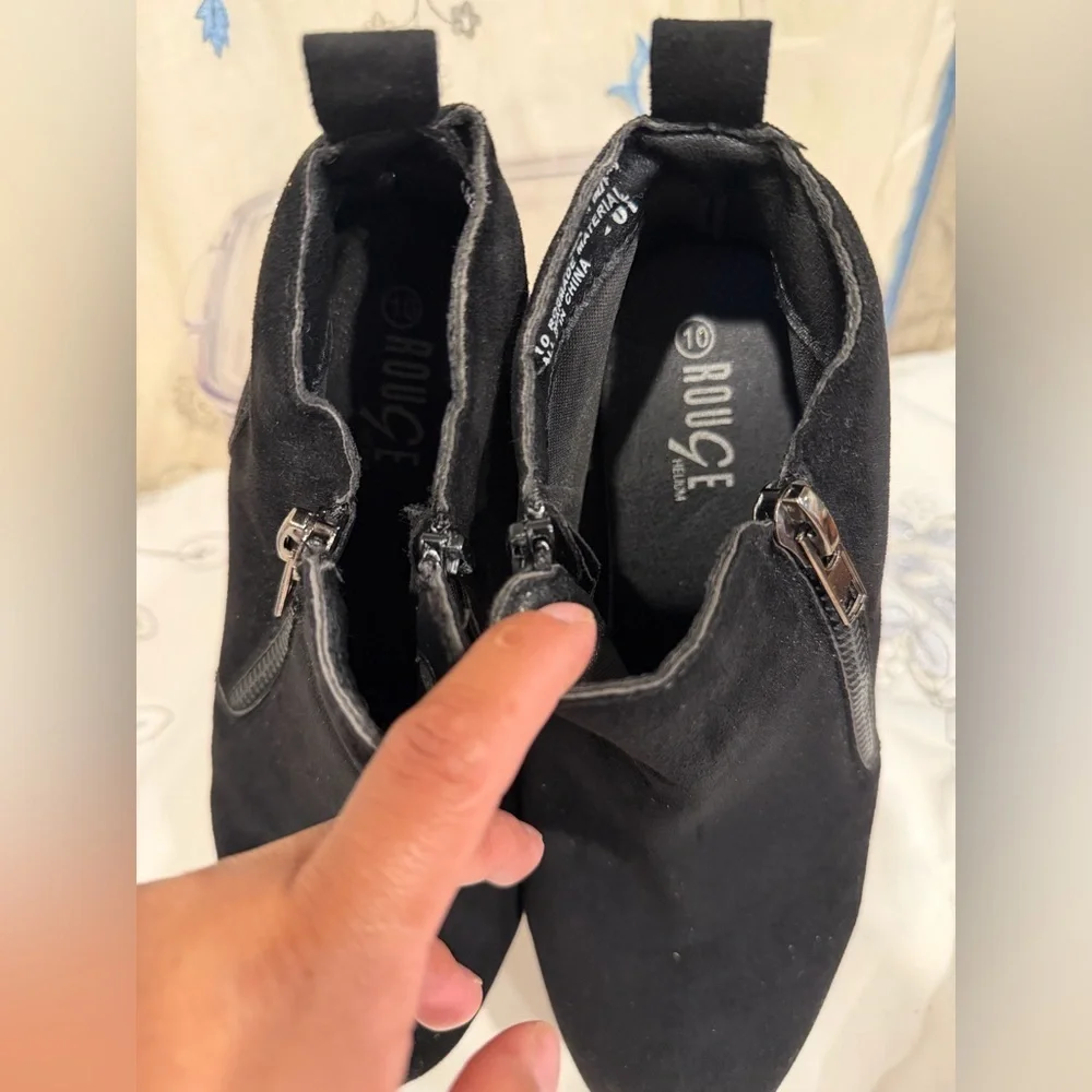 Rouge Black Wedge Sneakers